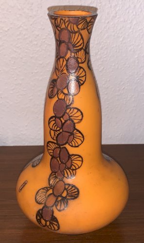 Vase art déco 1920's en verre soufflé verrerie LEUNE émail brun décor floral