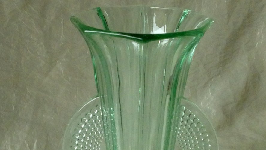 VASE ART DECO EN VERRE ANNEES 1930 **