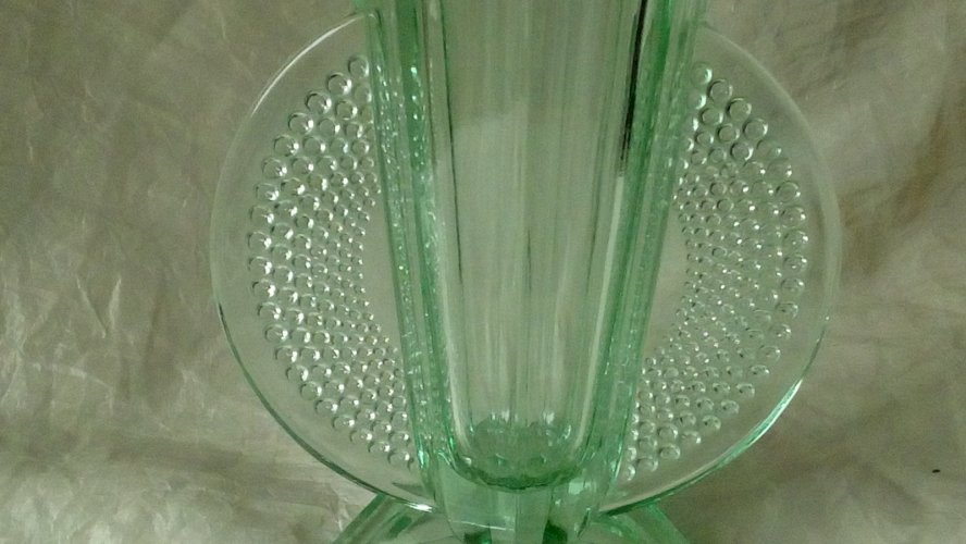 VASE ART DECO EN VERRE ANNEES 1930 **