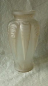VASE ART DECO EN VERRE MOULE PRESSÉ SIGNÉ ESPAIVET ANNEES 1930 ART DECO**