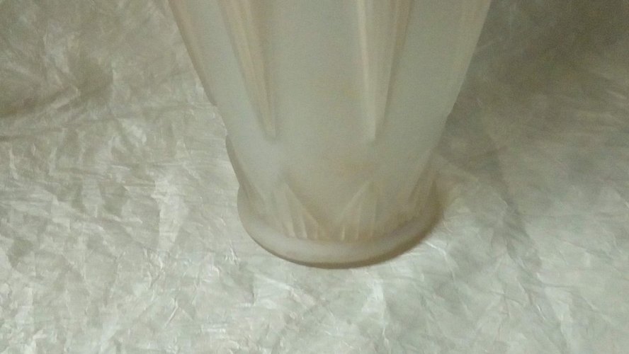 VASE ART DECO EN VERRE MOULE PRESSÉ SIGNÉ ESPAIVET ANNEES 1930 ART DECO**