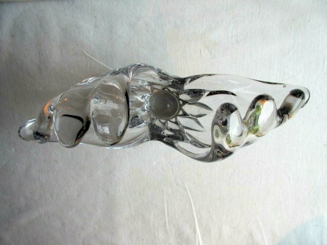 vase Art Nouveau cristal Baccarat à godrons courbés