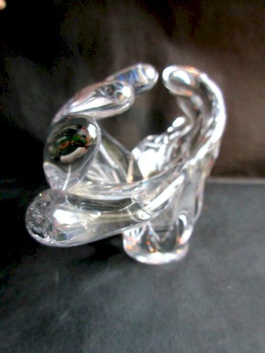 vase Art Nouveau cristal Baccarat à godrons courbés