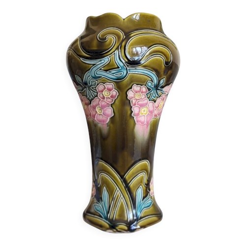Vase Art Nouveau en barbotine