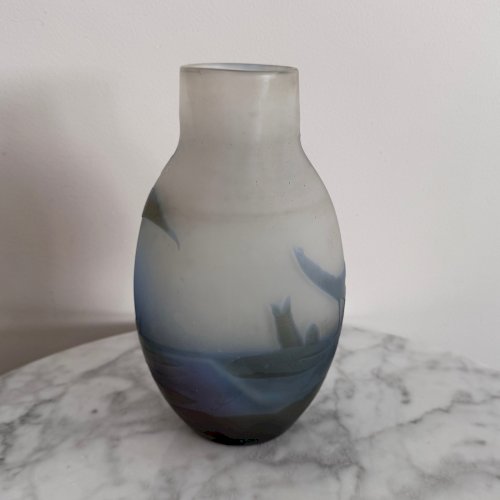 Vase Art Nouveau par Gallé en pâte de verre dégagée à l'acide végétation M3683