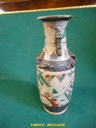 VASE ASIATIQUE ANCIEN DECOR CAVALIERS