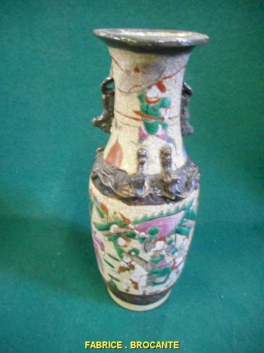 VASE ASIATIQUE ANCIEN DECOR CAVALIERS