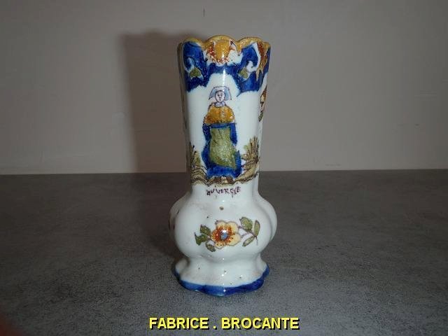 VASE AUVERGNE EN FAIENCE