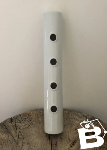 Vase blanc allongé en porcelaine Serax Maison d Être