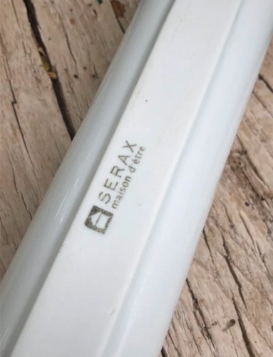 Vase blanc allongé en porcelaine Serax Maison d Être