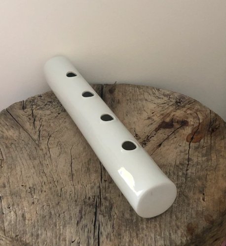 Vase blanc allongé en porcelaine Serax Maison d Être