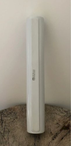 Vase blanc allongé en porcelaine Serax Maison d Être