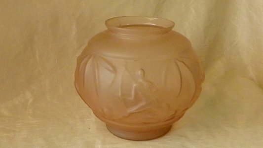 BLOWN GLASS BALL VASE WITH ANTELOPE HUNTER DECOR ART DECO