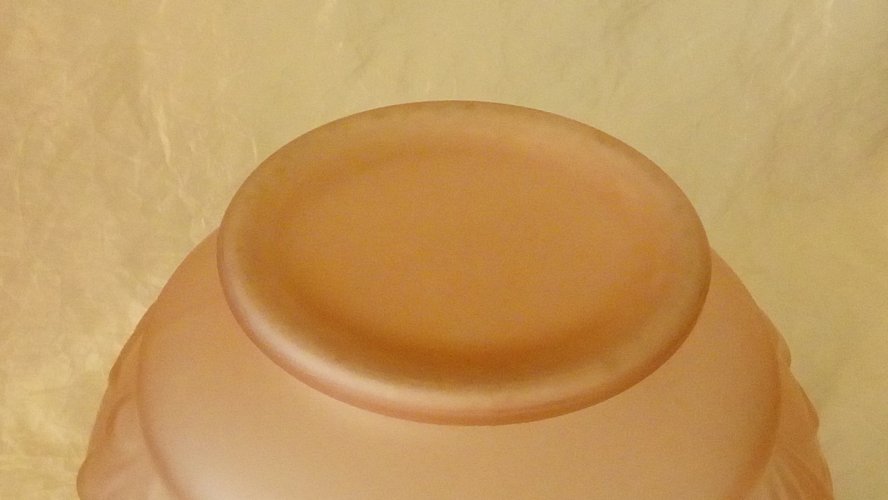 VASE BOULE EN VERRE MOULÉ PRESSÉ DECOR ANTILOPE CHASSEUR A L'ARC ART DECO**