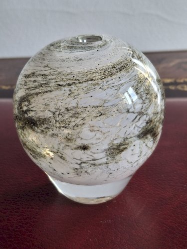 Vase boule soliflore en verre soufflé Yonel Faure signé