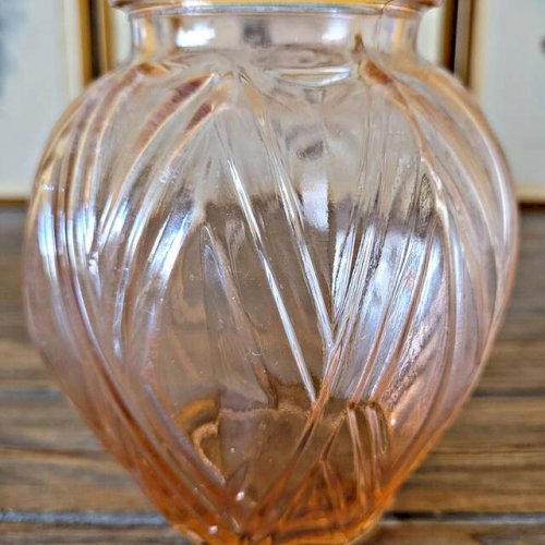 Vase boule style art déco en verre couleur saumon