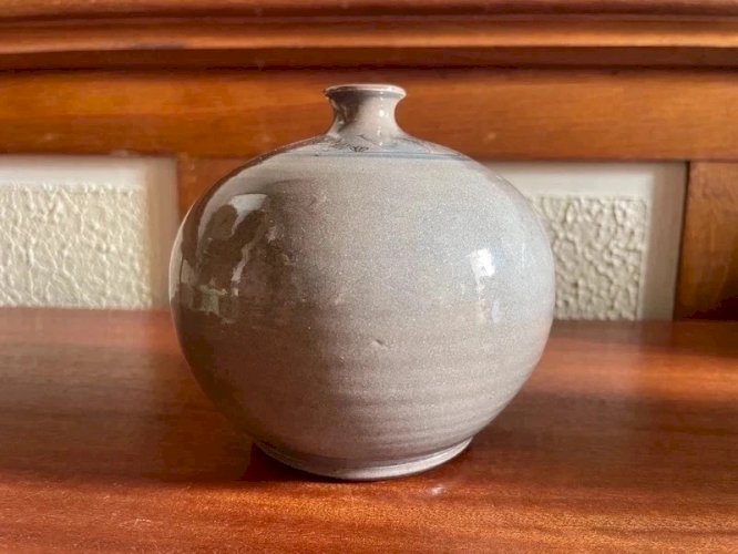 Vase boule vintage signé
