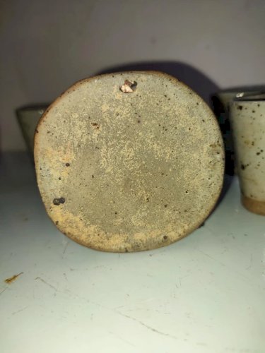 vase / bouteille avec 4 petits verres en gres dans le gout de Gustave Reynaud en bon etat