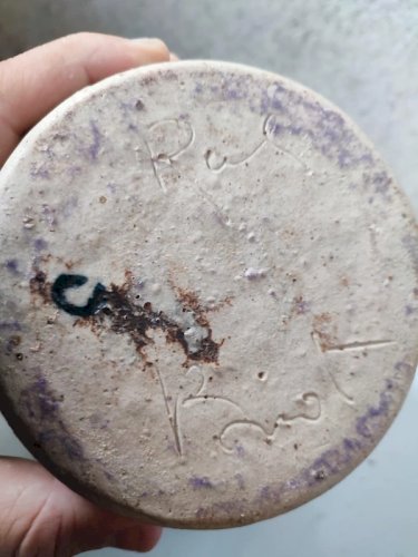 vase bouteille en gres signé Alain Rech à biot ? en bon etat