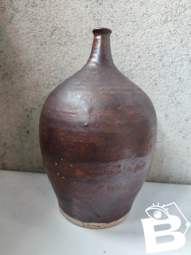 vase bouteille en gres signé Alain Rech à biot ? en bon etat