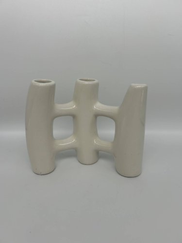 Vase brutaliste en céramique blanche