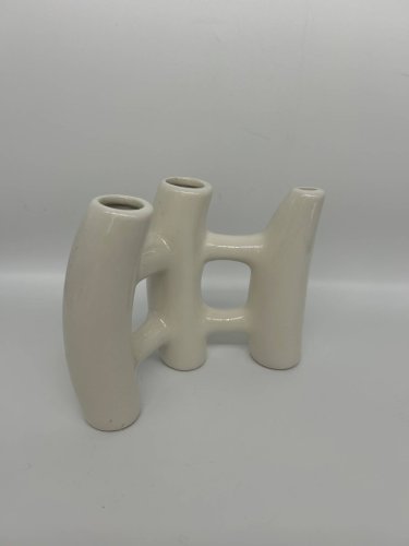 Vase brutaliste en céramique blanche