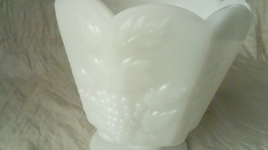 VASE CACHE POT EN OPALINE CLEVELAND U.S.A BRODY &CO DECOR GRAPPE DE RAISIN*