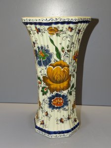 - ANTIQUE DELFT CERAMIC VASE DECORATIVE COLLECTION FLOWER BOUQUET D