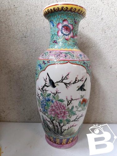 vase chinois 20eme siecle a decor doiseaux et floral en porcelaine en bon etat