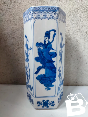 vase chinois a decor floral et de femmes deuxieme partie du 20eme siecle en bon etat