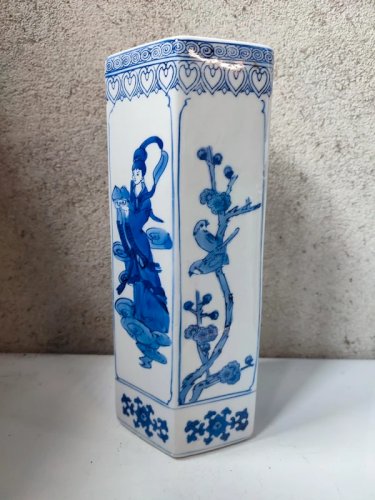 vase chinois a decor floral et de femmes deuxieme partie du 20eme siecle en bon etat