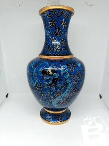 vase cloisonné chinois bleu à decor de dragon en bon etat