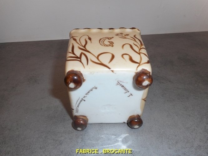 VASE C.RETRAITE DE SAUMUR 1882 E.ESUCAULS