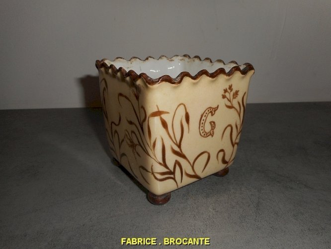 VASE C.RETRAITE DE SAUMUR 1882 E.ESUCAULS