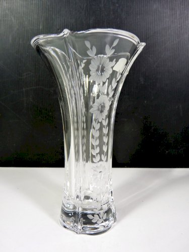 Vase cristal véritable taillé décor fleurs estampillé TBE H - 18 cm