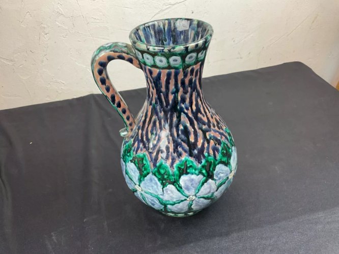 Vase , cruches par Wallet-Josse (Paris), céramiste