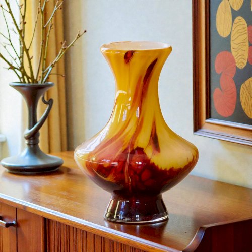 Vase de Murano en verre opalin soufflé circa 1960