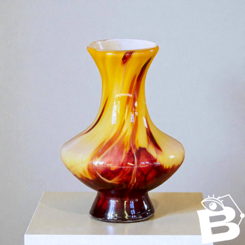 Vase de Murano en verre opalin soufflé circa 1960