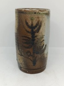 floral decorative vase in the style of Gustave Raynaud or pottery from La Colombe in good condition