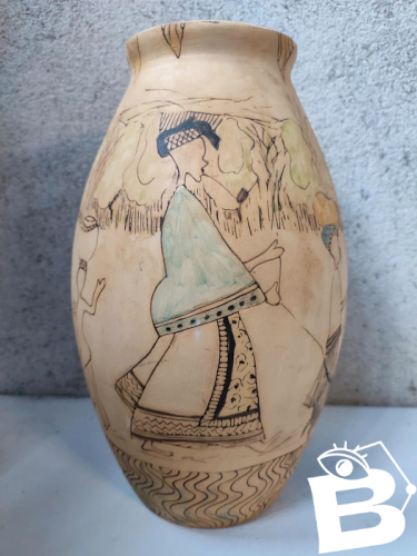 vase decor orignal style africain signé Karien Baird en bon etat
