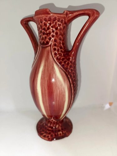 vase en barbotine vierzon signature au papillon louis gueule ? en bon etat