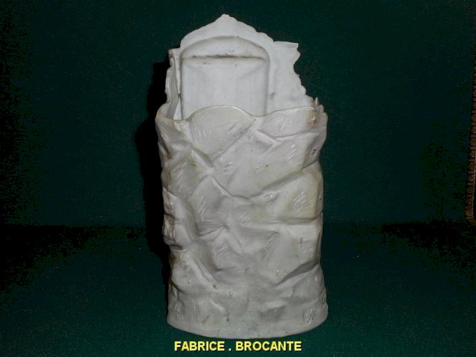 VASE EN BISCUIT COLORISE