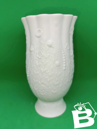 vase en biscuit marque kaiser design par Manfred Frey en bon etat