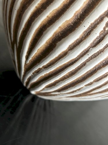 vase en céramique striée 1970