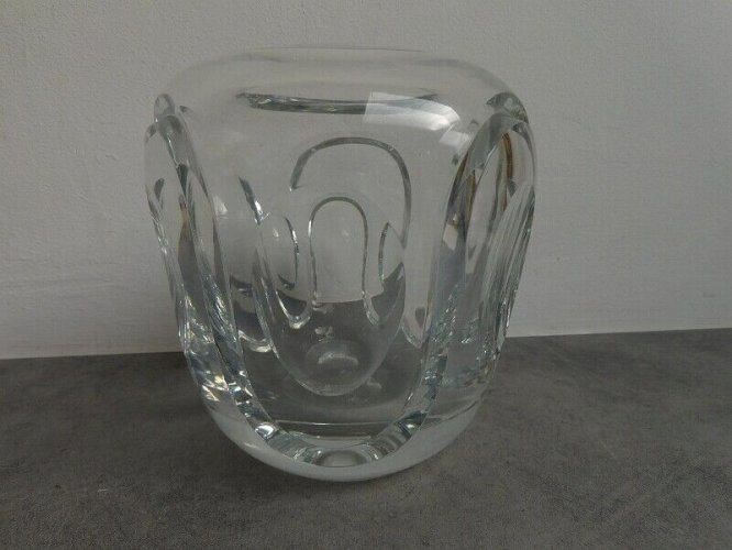 VASE EN CRISTAL BLANC ANCIEN