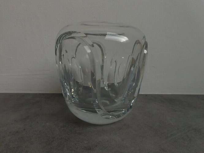 VASE EN CRISTAL BLANC ANCIEN