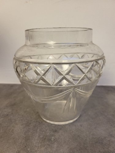 VASE EN CRISTAL CISELE