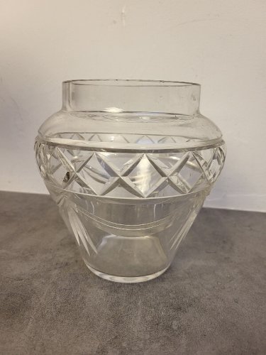 VASE EN CRISTAL CISELE