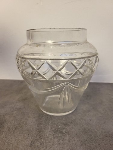 VASE EN CRISTAL CISELE