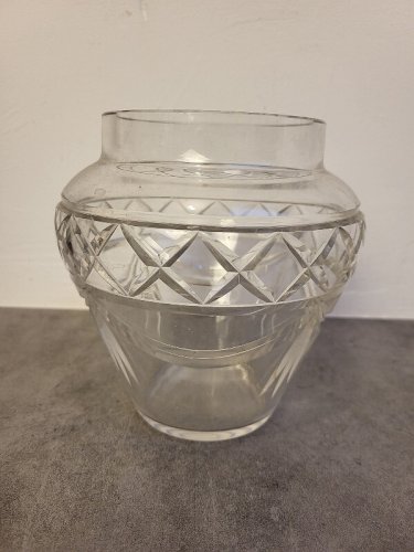 VASE EN CRISTAL CISELE